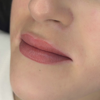 Перманент губ перманентний макіяж помадний татуаж, фото - Майстер татуажу Дана