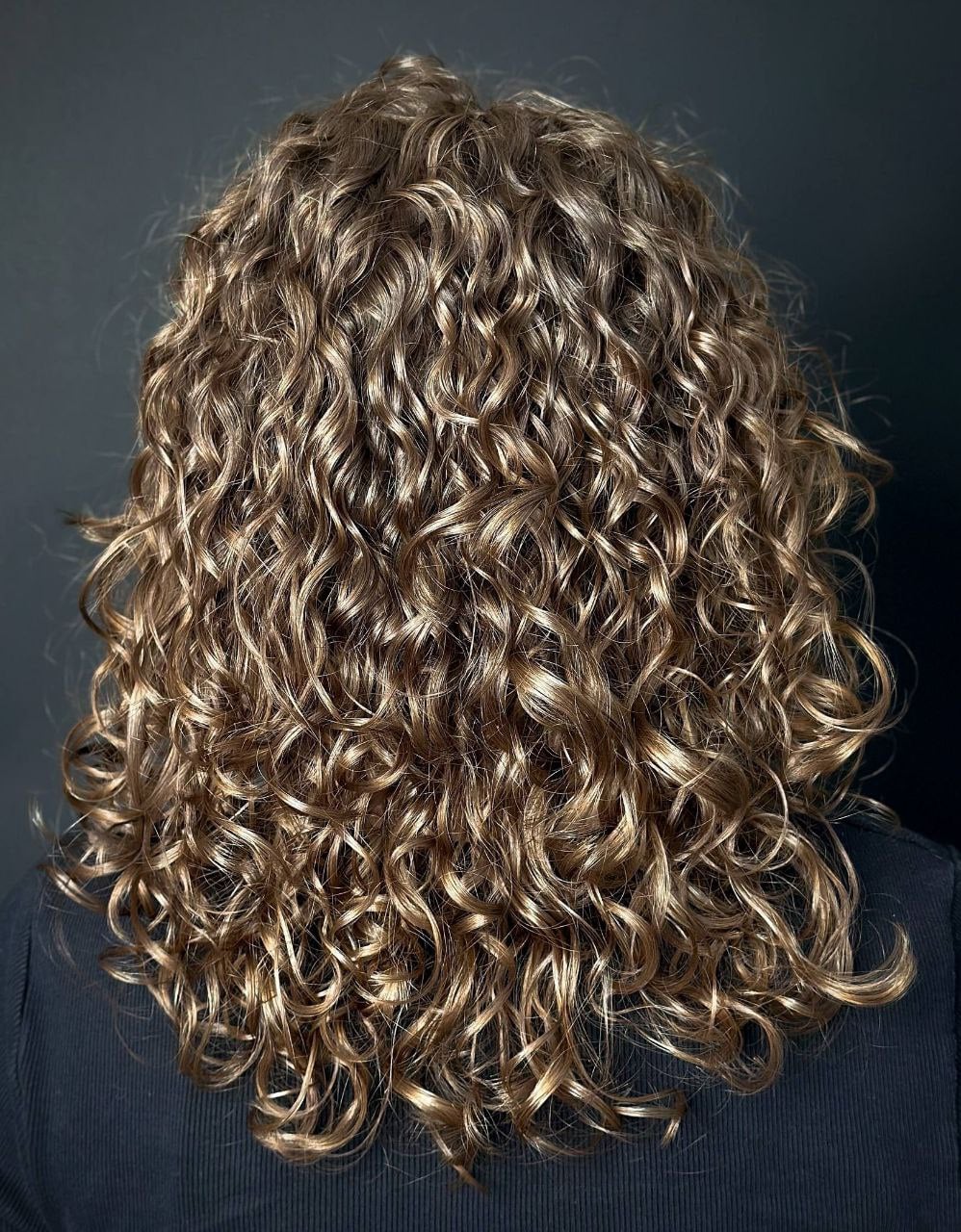 Завивка волосся, фото - Салон краси HAIRVICTORY