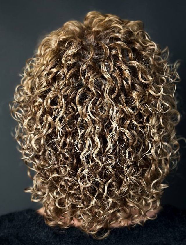 Укладка локони завивка волосся, фото - Салон краси HAIRVICTORY