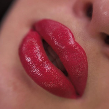 перманентний макіяж губ