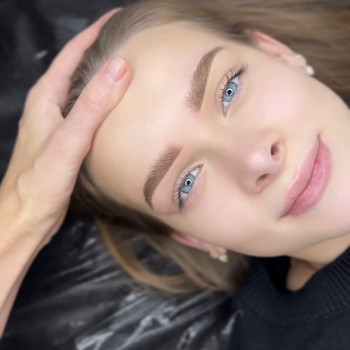 Пудрове напилення брів