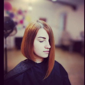 Стрижка, базова укладка волосся.