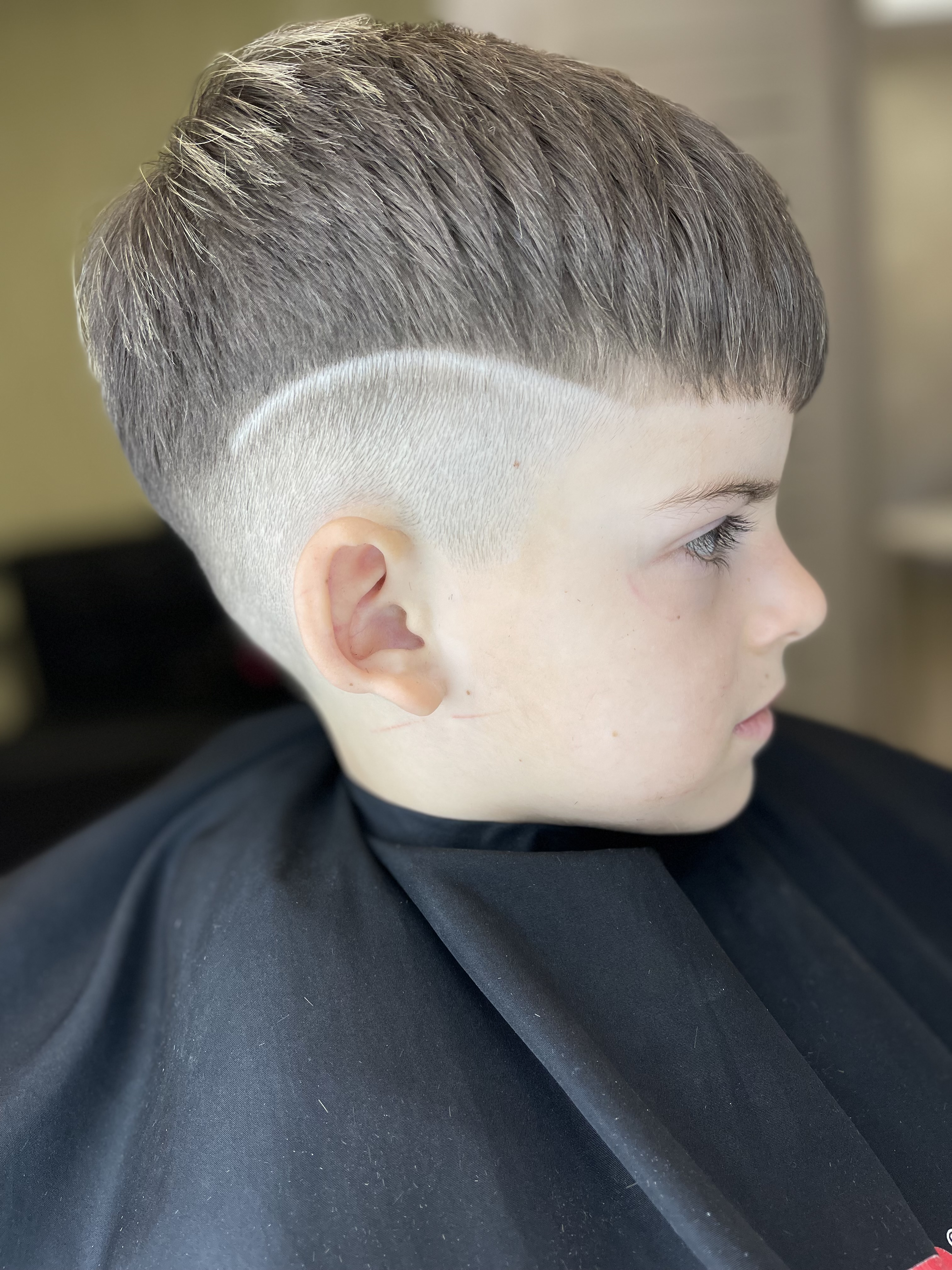 Стрижка кроп Рисунок на волосах (hair tattoo) френч, фото - Парикмахер Римма Дергунова