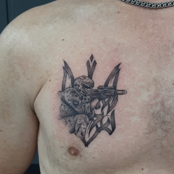 Тату для хлопців герб України тризуб, фото - Тату майстер Катя Пошелюжная