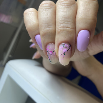 Маникюр с рисунком лиловый цветами, фото - Мастер маникюра Тома Сіренко