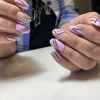 Лиловый маникюр геометрия на овальные ногти, фото - Мастер маникюра Тома Сіренко