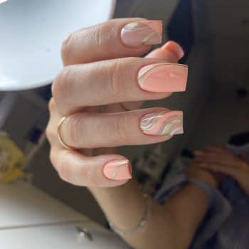 Маникюр на квадратные ногти с полосками персиковый, фото - Мастер маникюра Тома Сіренко