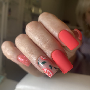 Красный маникюр матовый с фруктами, фото - Мастер маникюра Тома Сіренко