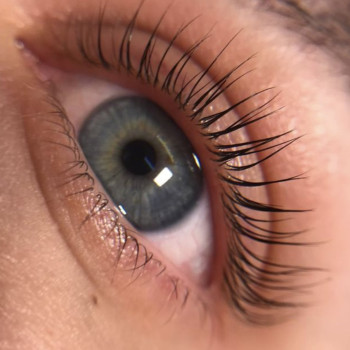 Ламінування вій.Твої виразні,доглянули вії