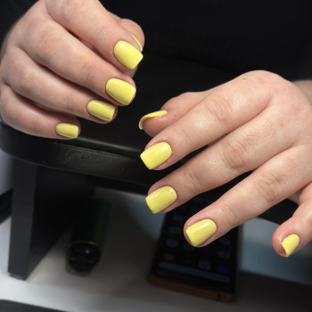 Жовтий манікюр гарний літній, фото - Майстер манікюру Софія Клименко