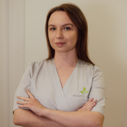 Боженко Анна Сертифікований спеціаліст лазерної епіляції Lumenis/Deka. Кваліфікований експерт з видалення тату