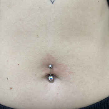 Пірсинг пупка