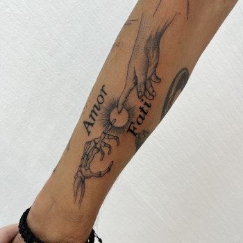 Тату на руці Memento mori амор фаті, фото - Майстер татуажу Наталія Семенцова