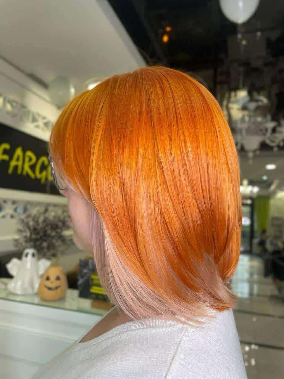 Стрижка на середнє волосся каре коротка жіноча, фото - Салон краси Fargo