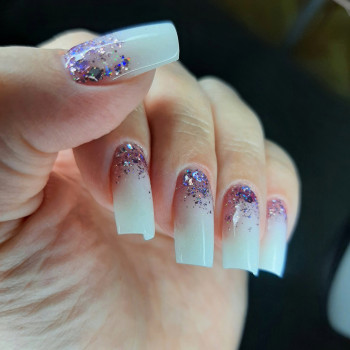 Молочный маникюр праздничный модный, фото - Лэшмейкер Ольга Елизарова