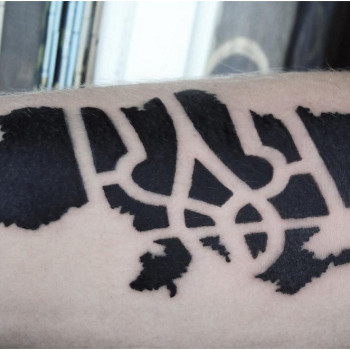 Тату черно-белые блэкворк герб Украины, фото - Мастер татуажа Сергей Шевченко