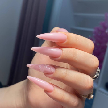 Нюдовий манікюр модний нарощування нігтів, фото - Майстер манікюру Ірина