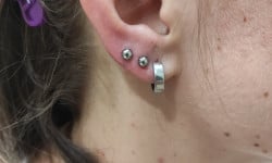 Прокалывание ушей детям и взрослым Майстер з пірсингу Елена Запоріжжя