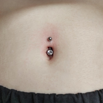 Пірсинг пупка (з титановою прикрасою для первісного проколу)