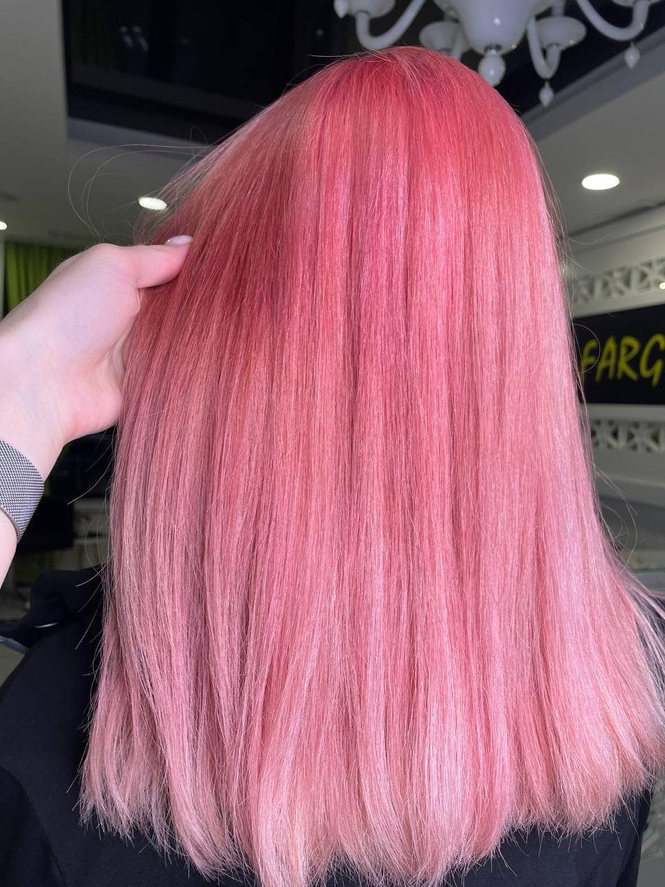 Сложное окрашивание рельефное клубничный блонд, фото - Салон красоты Fargo