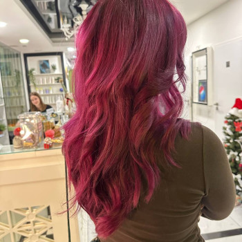 Колорирование розовый цвет волос бордовый, фото - Салон красоты Fargo