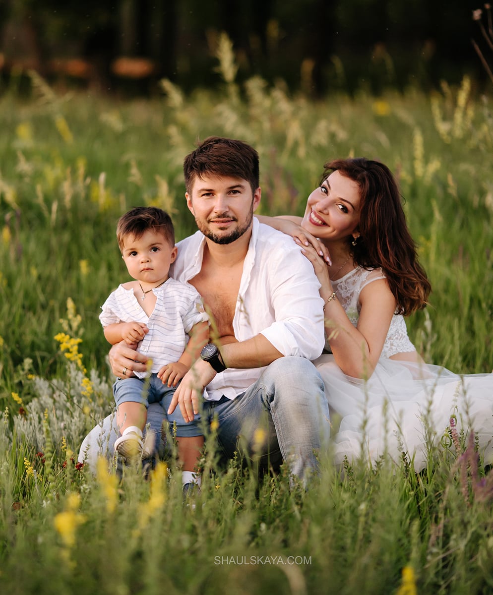 Сімейна фотосесія на природі у полі, фото - Весільний фотограф Анна Шаульская