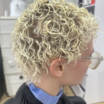 Завивка на блонді