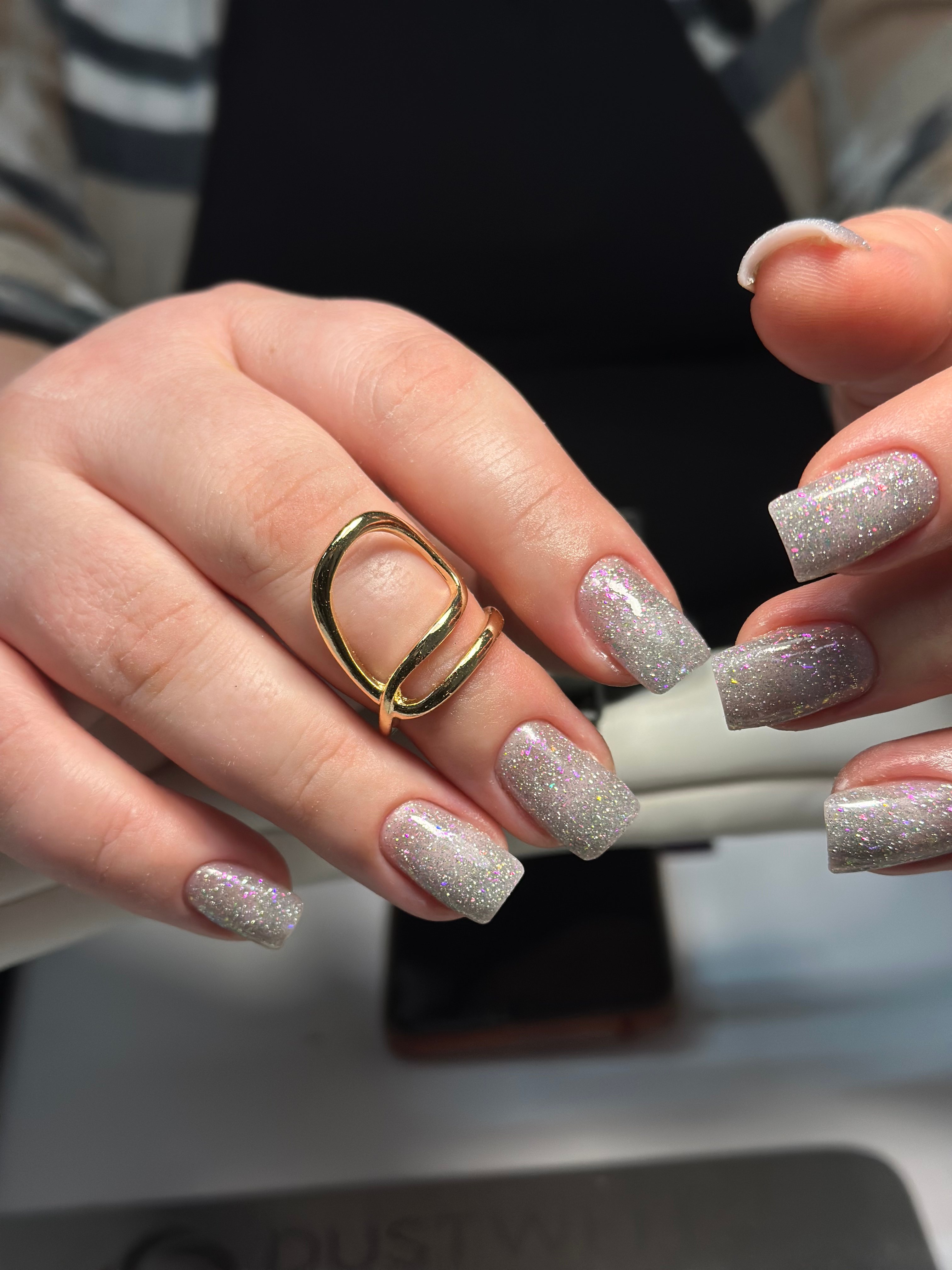 Світловідбивний манікюр сірий металік, фото - Майстер манікюру Софія Клименко