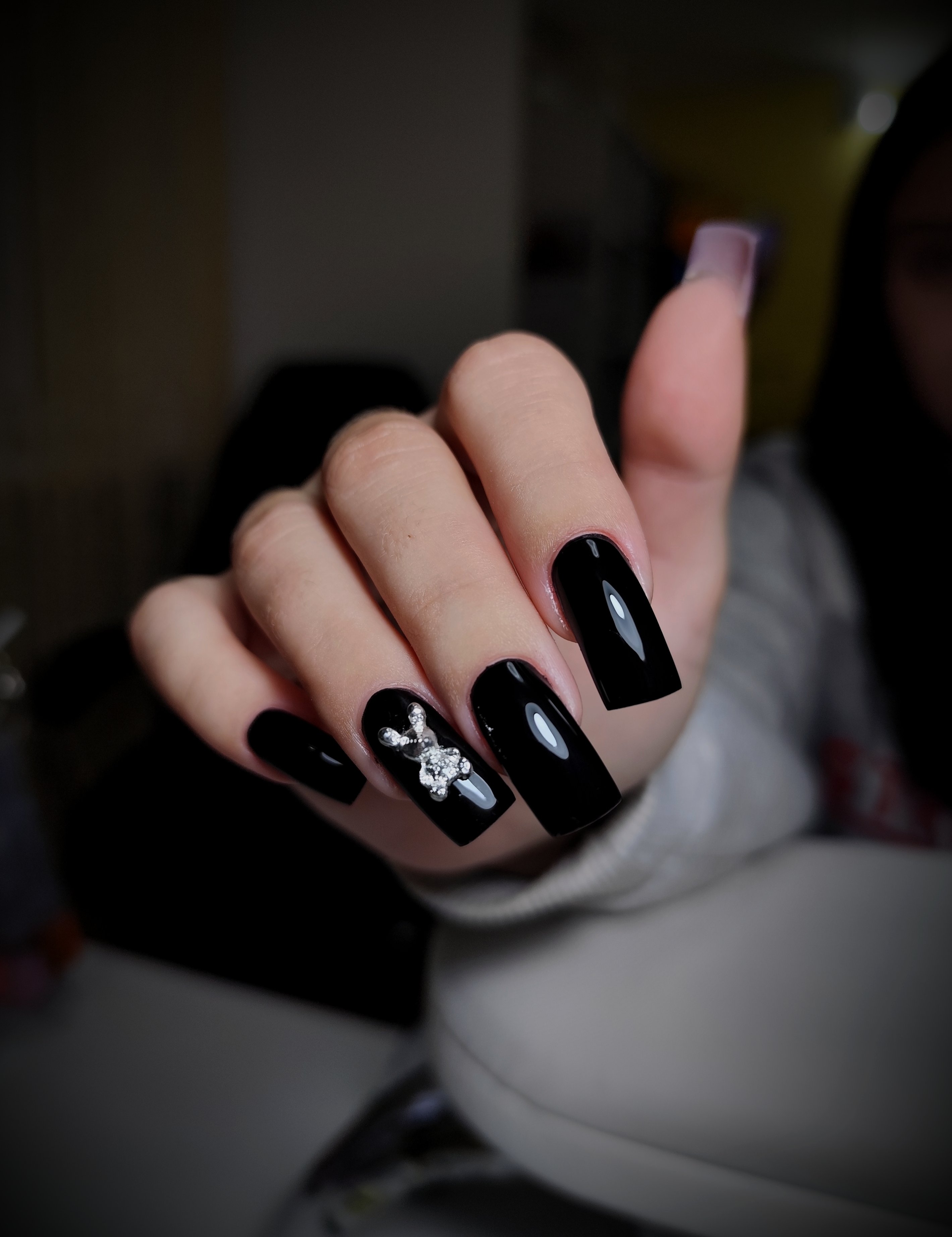 Черный маникюр с камнями на хэллоуин, фото - Мастер маникюра Катерина Кочерга