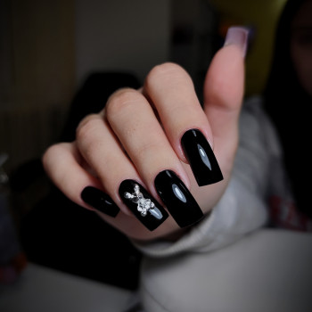 Черный маникюр с камнями на хэллоуин, фото - Мастер маникюра Катерина Кочерга
