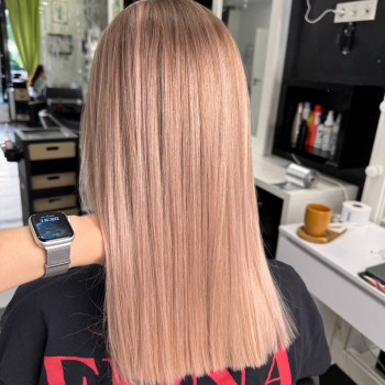 Фарбування аїр тач полуничний блонд вуальне мелірування, фото - Салон краси Fargo