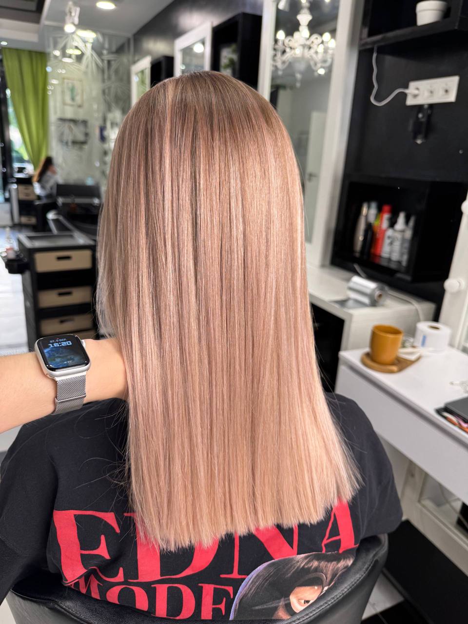 Окрашивание аир тач блонд клубничный, фото - Салон красоты Fargo