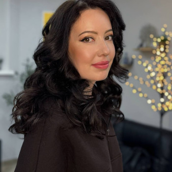 Гарний макіяж для карих очей та темного волосся, фото - Салон краси Fargo