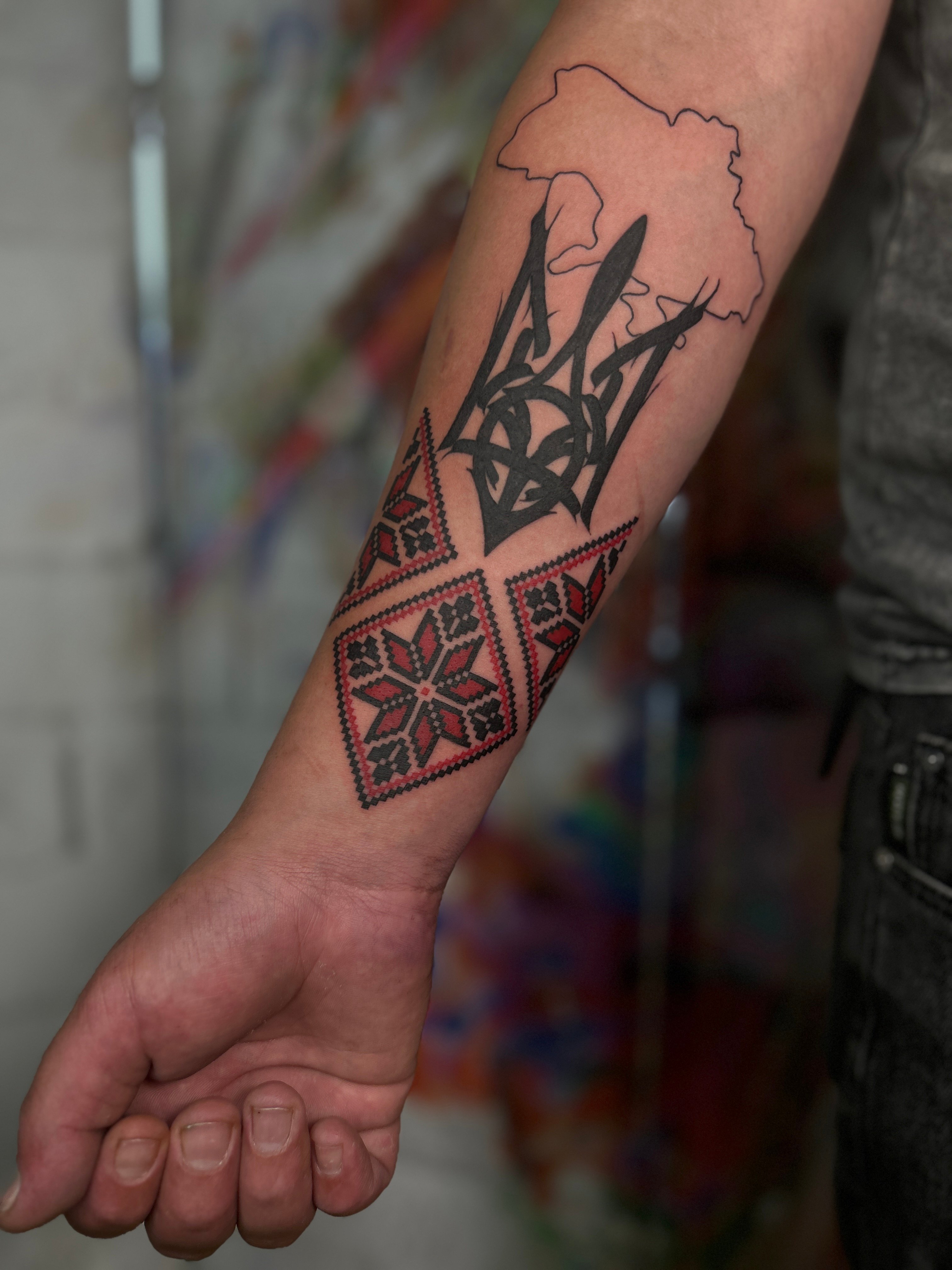 Для хлопців на руці геометрія, фото - Тату майстер Анастасія Тітарчук