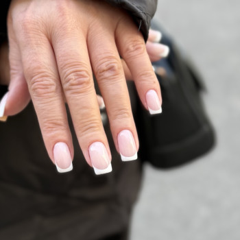 Деловой маникюр френч элегантный, фото - Салон красоты Fargo