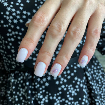 Нежный маникюр молочный стильный, фото - Салон красоты Fargo