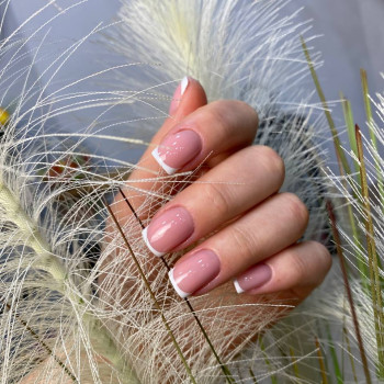 Манікюр з блискітками весільний френч, фото - Салон краси Fargo