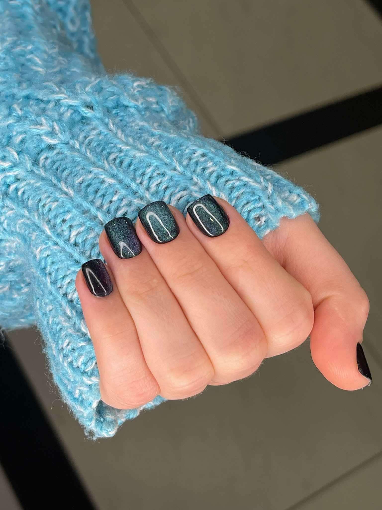 Світловідбивний манікюр металік хамелеон, фото - Салон краси Fargo