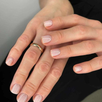 Манікюр на короткі нігті ніжний, фото - Салон краси Fargo