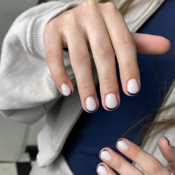 Молочний манікюр френч стильний, фото - Салон краси Fargo