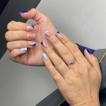 Красный маникюр линии зимний, фото - Салон красоты Fargo