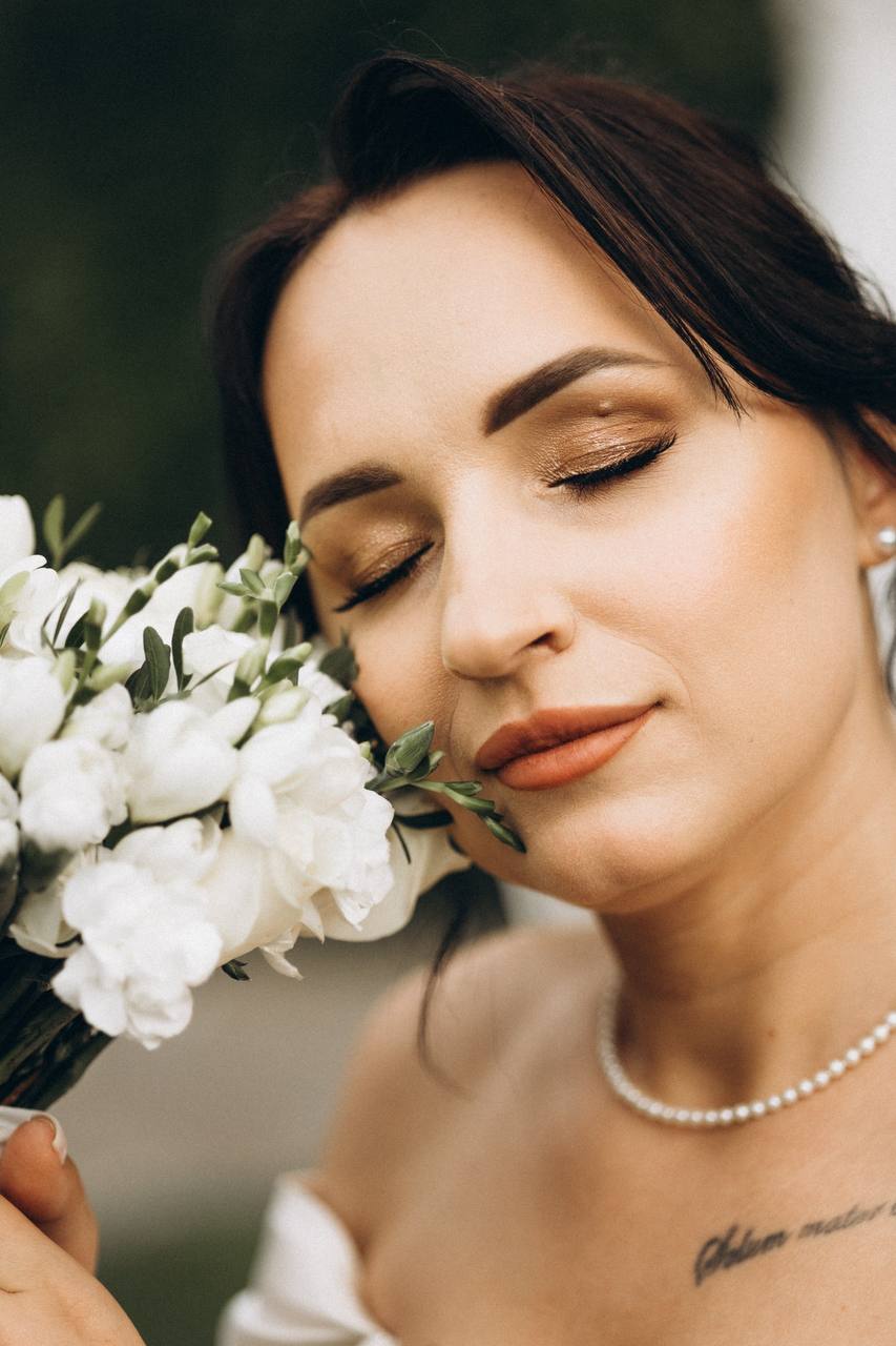 Ніжна фотосесія портретна у сукні, фото - Візажист Ірина Лозінська