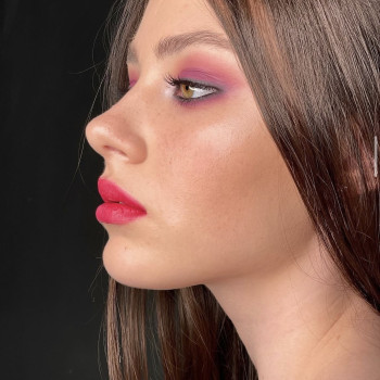 Красивый макияж с красной помадой для фотосессии, фото - Визажист Наталья Силенко