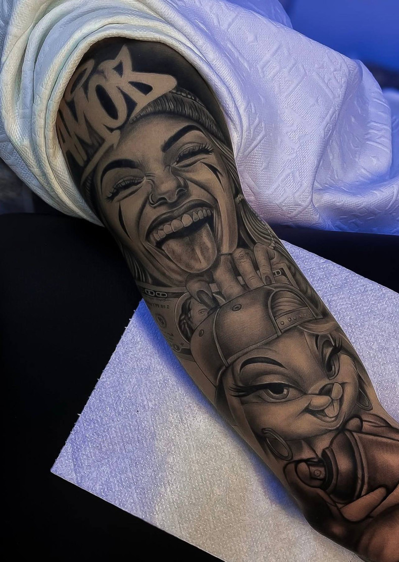 Дівчина напис андеграунд, фото - Тату майстер Олег Попов