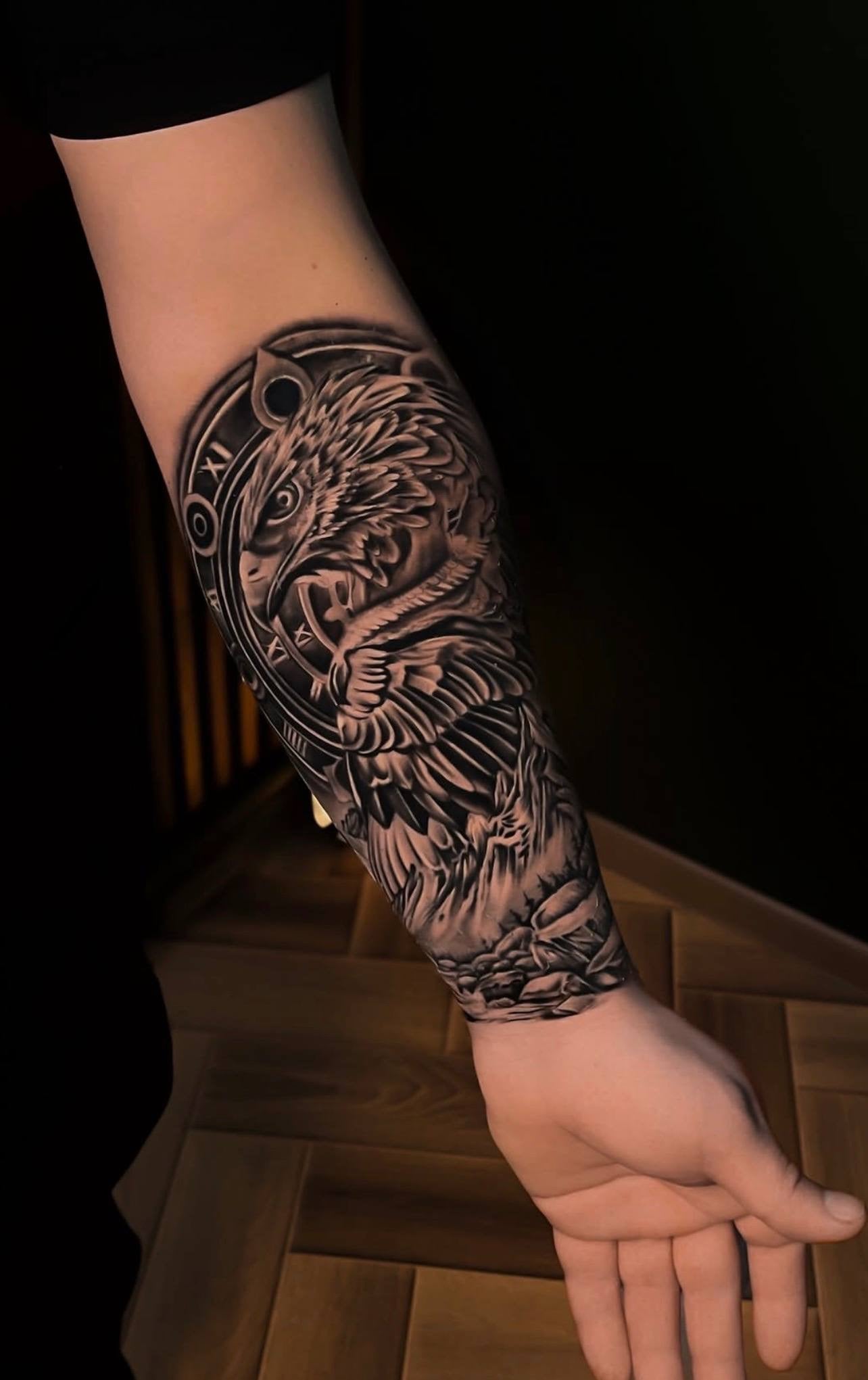 Мужские на руке предплечье, фото - Тату мастер Олег Попов