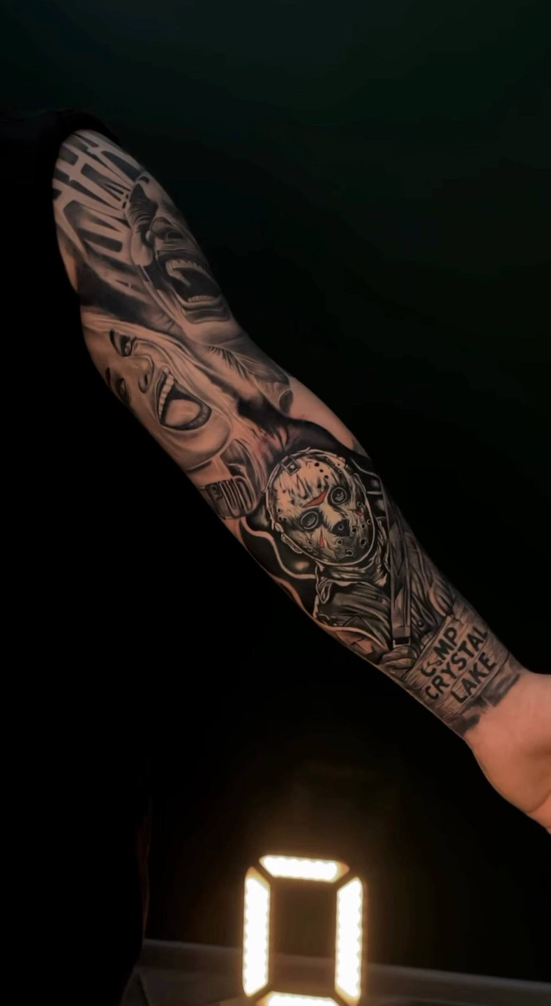 На передпліччі реалізм маска, фото - Тату майстер Олег Попов