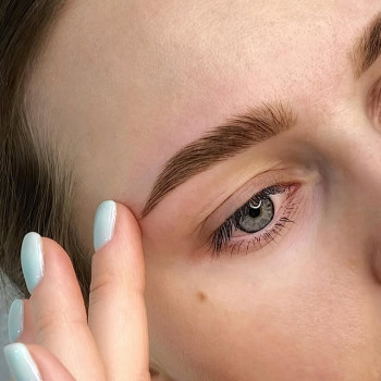 Корекція та фарбування брів - 600грн