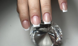 Наращивание ногтей гелем и покрытие гель-лак Майстер татуажу Алёна Київ