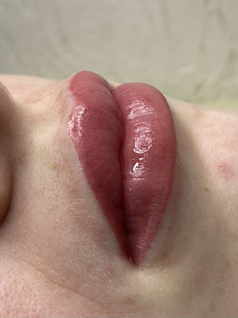 Перманентний макіяж губ, фото - Майстер татуажу Юлія Медвєдєва (Гурик)