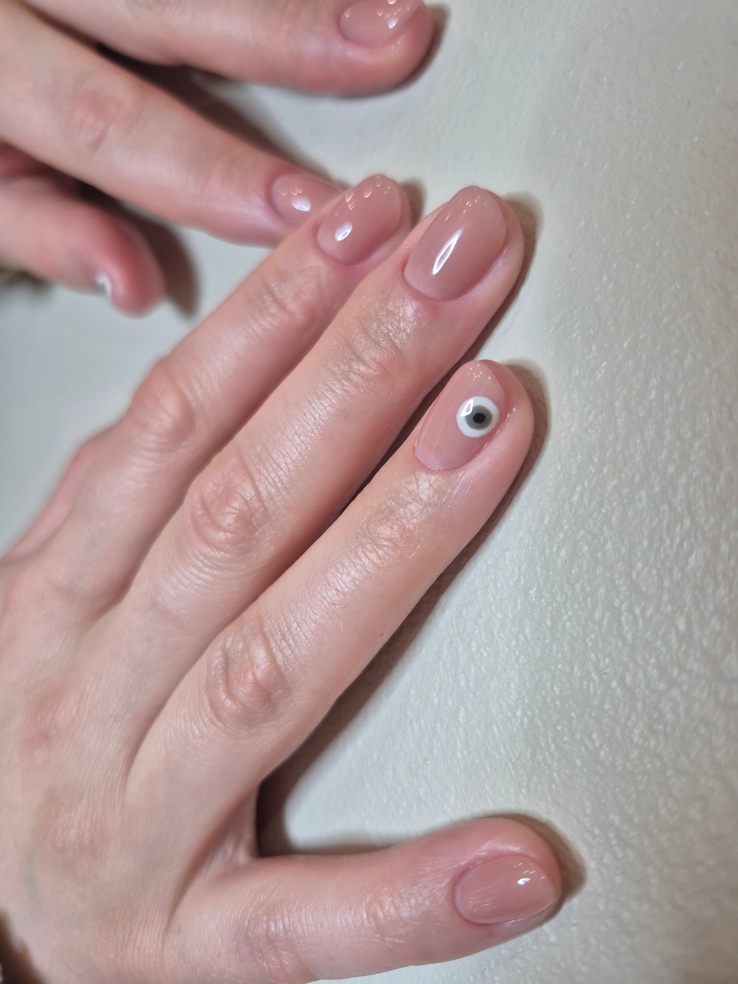 Нюдовий манікюр бежевий тілесний, фото - Салон краси OH NAILS